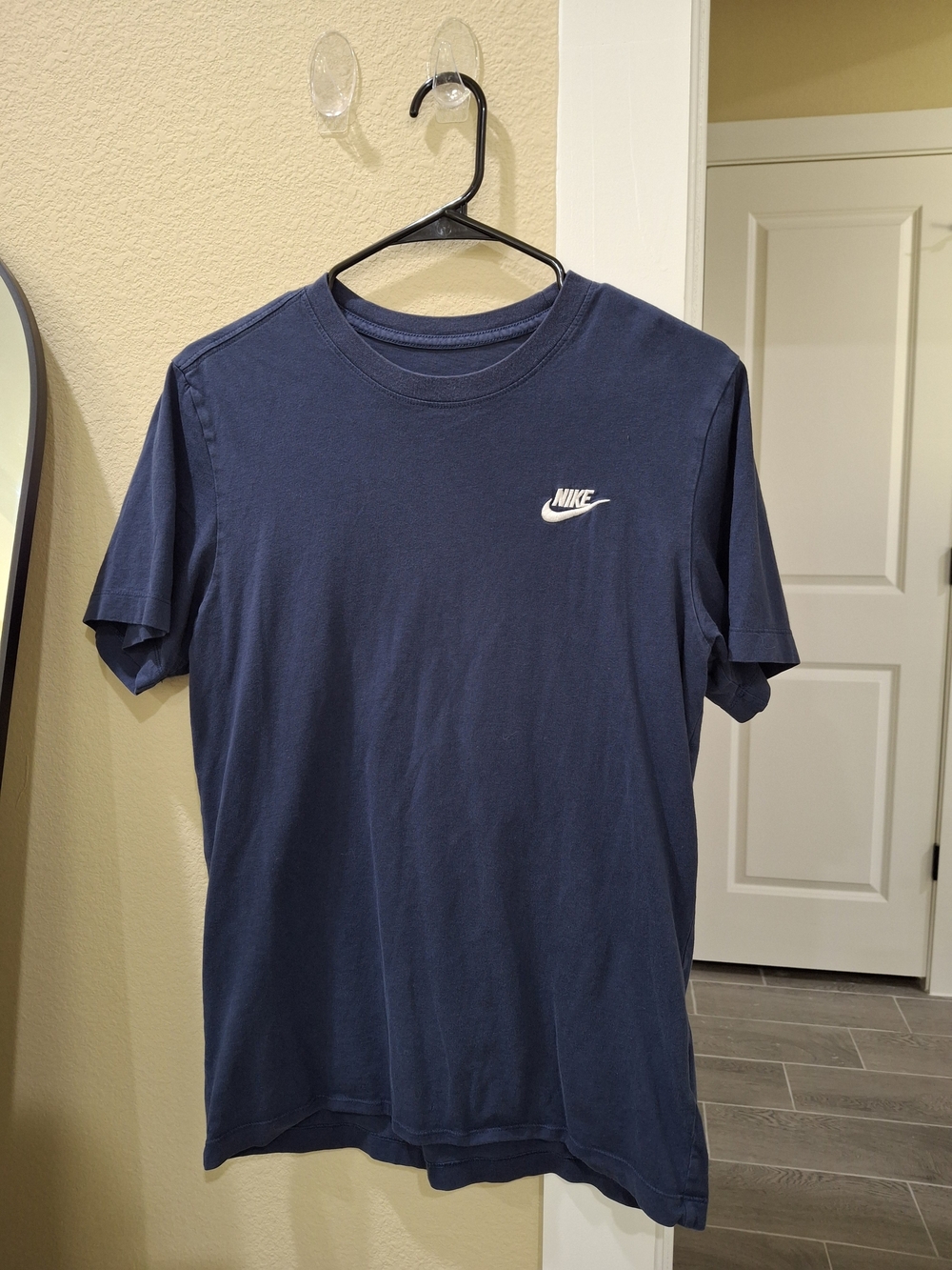 Nike Tee - Picture 2 of 5